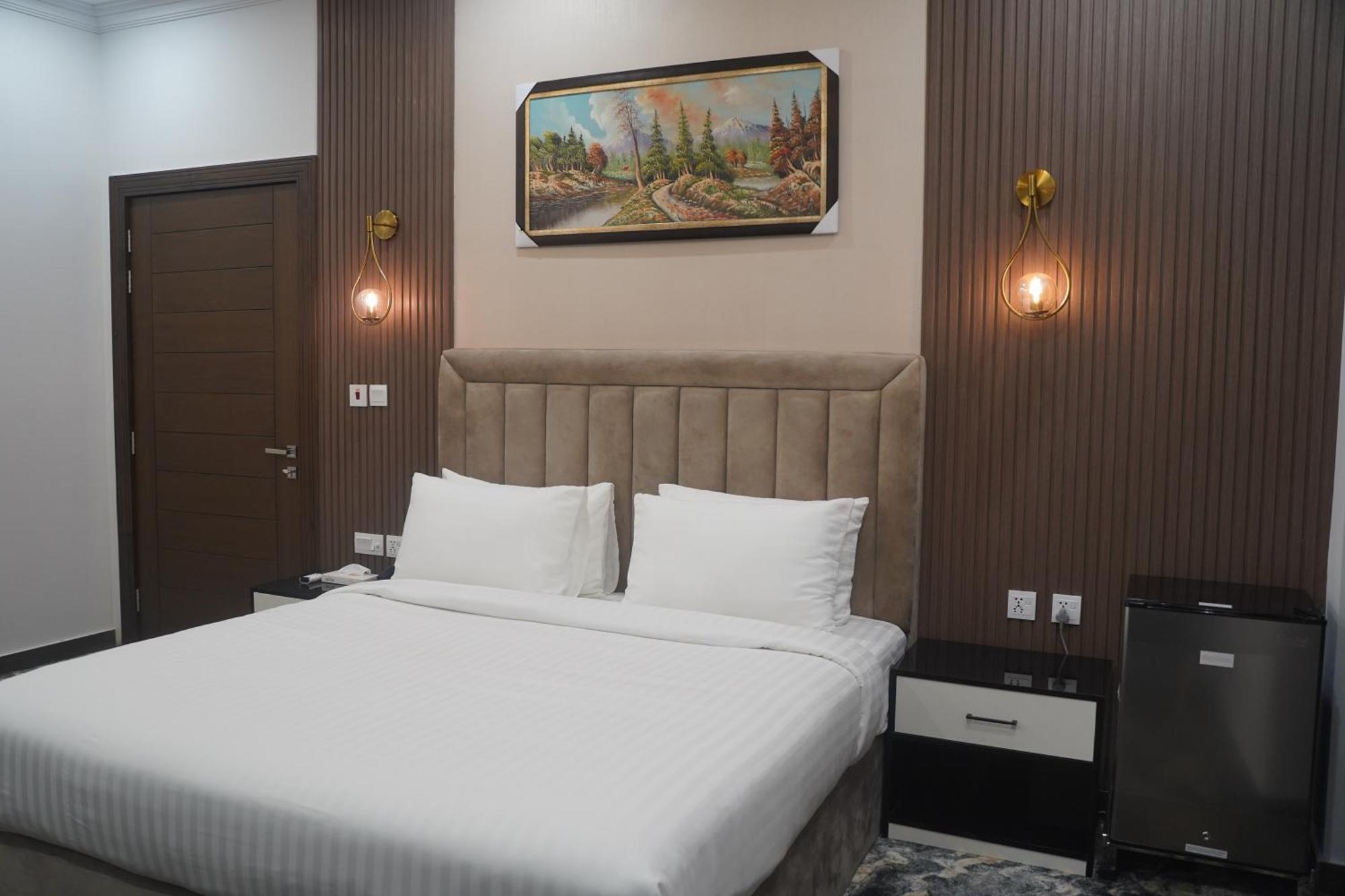 Swarg Hotel Sahiwal Exterior foto