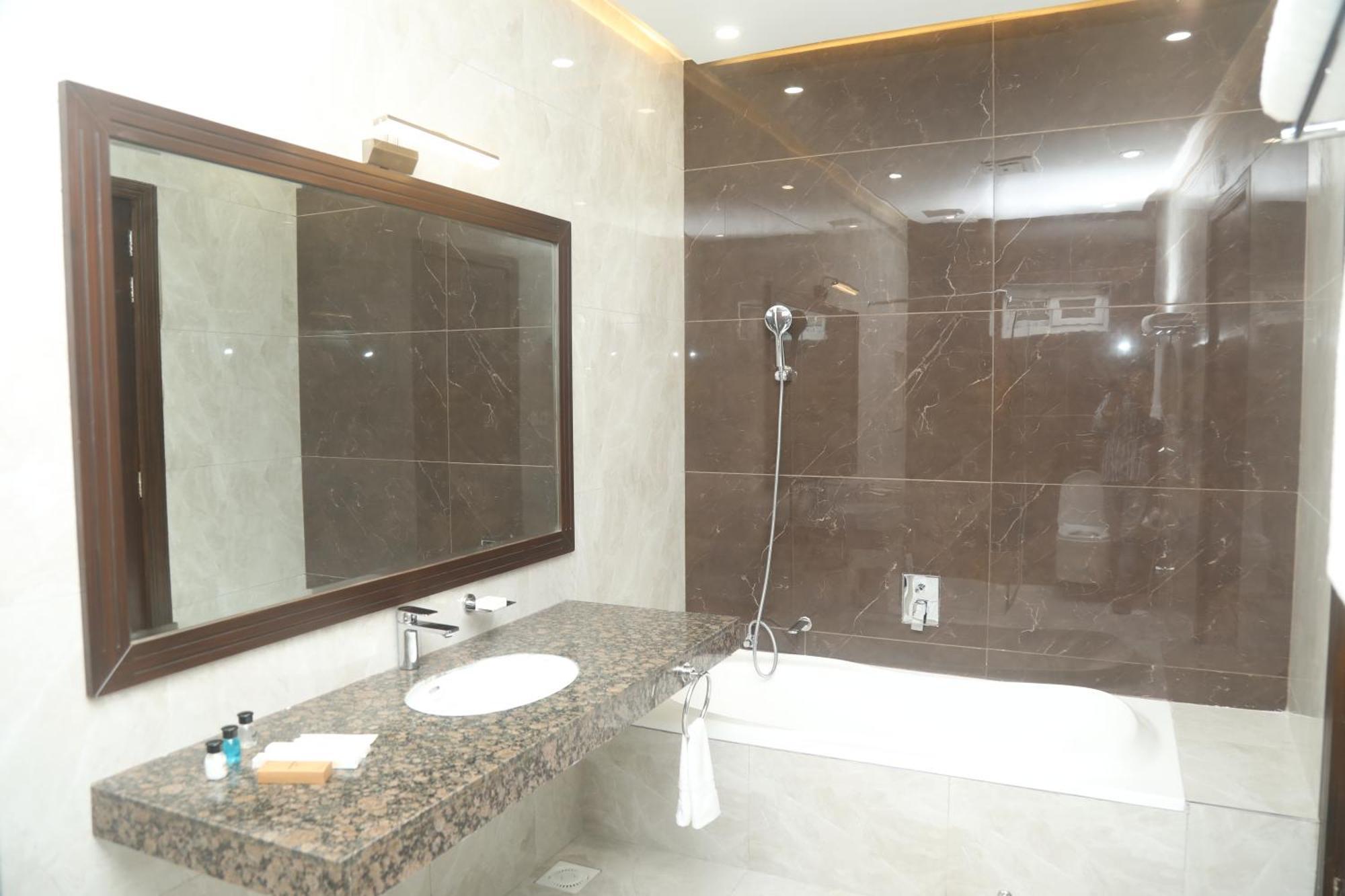 Swarg Hotel Sahiwal Exterior foto
